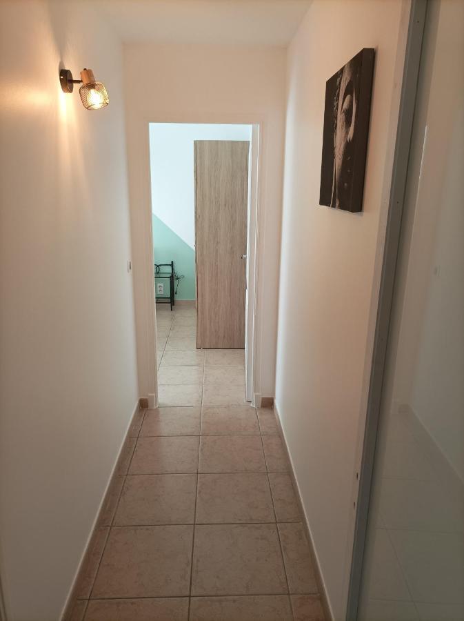 Tres Bel Appartement Entier Proche De La Mer 2 Chambres 1 Salon วาลูริส ภายนอก รูปภาพ