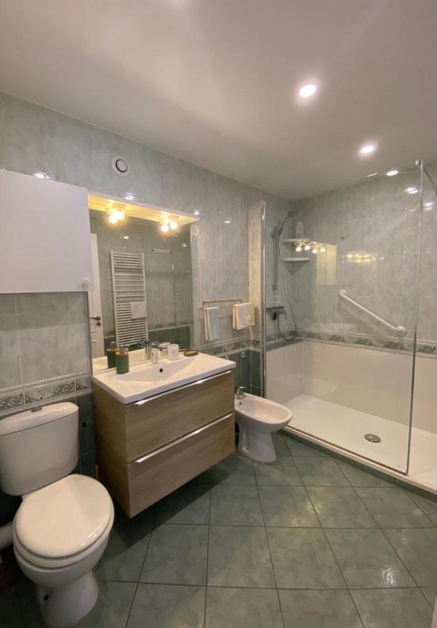 Tres Bel Appartement Entier Proche De La Mer 2 Chambres 1 Salon วาลูริส ภายนอก รูปภาพ